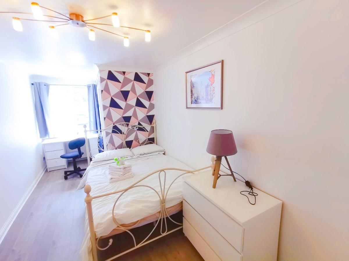 Modern And Spacious Double&King Bedrooms Both With Private Bathrooms Edimburgo Exterior foto