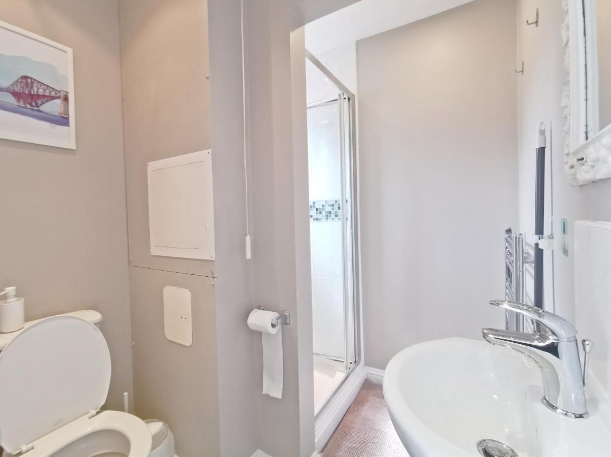 Modern And Spacious Double&King Bedrooms Both With Private Bathrooms Edimburgo Exterior foto