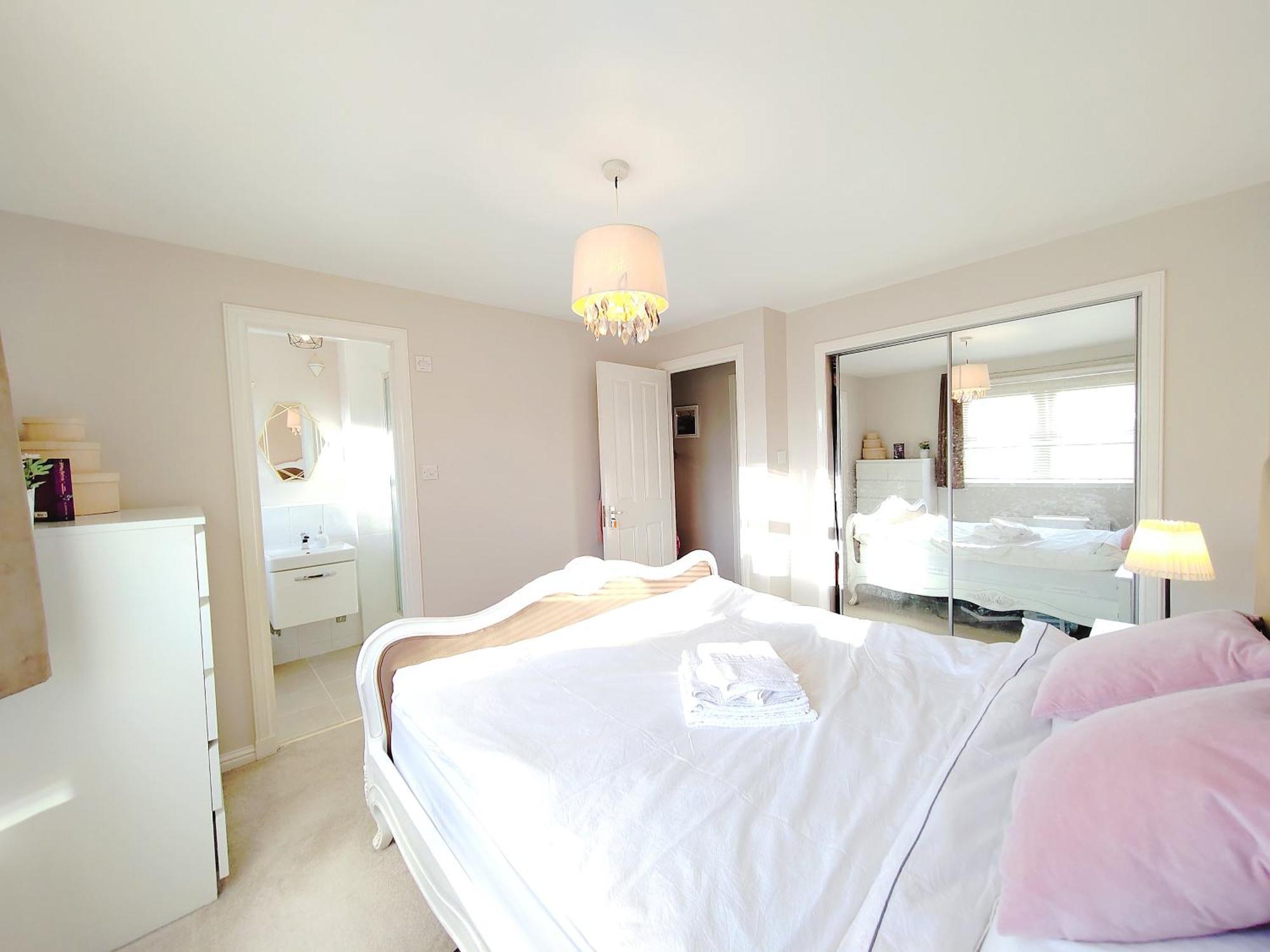 Modern And Spacious Double&King Bedrooms Both With Private Bathrooms Edimburgo Quarto foto